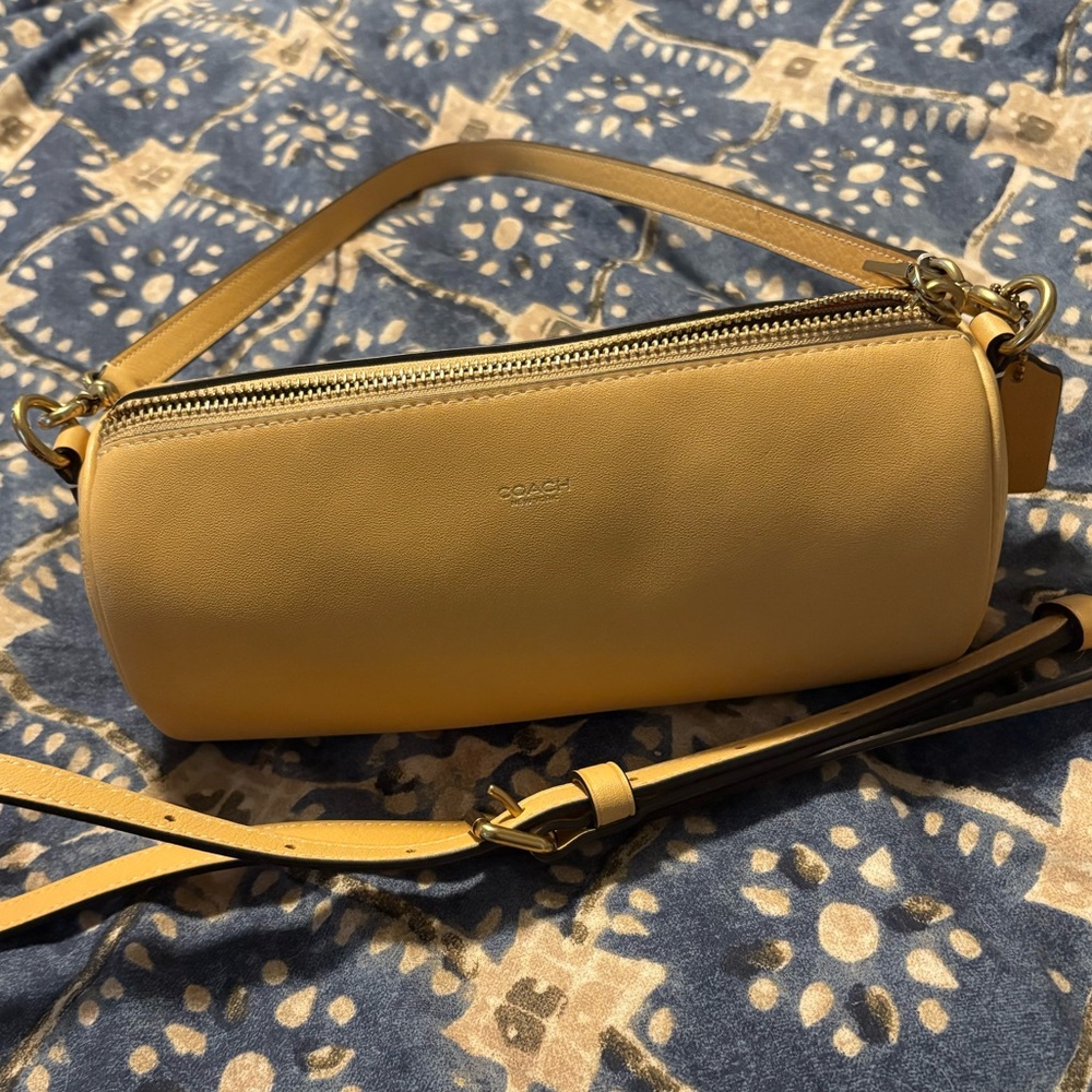 Coach barrel bag vanilla